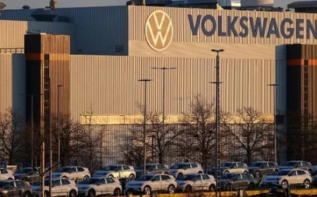 Volkswagen zatvara farbiku, radnici na ulicama